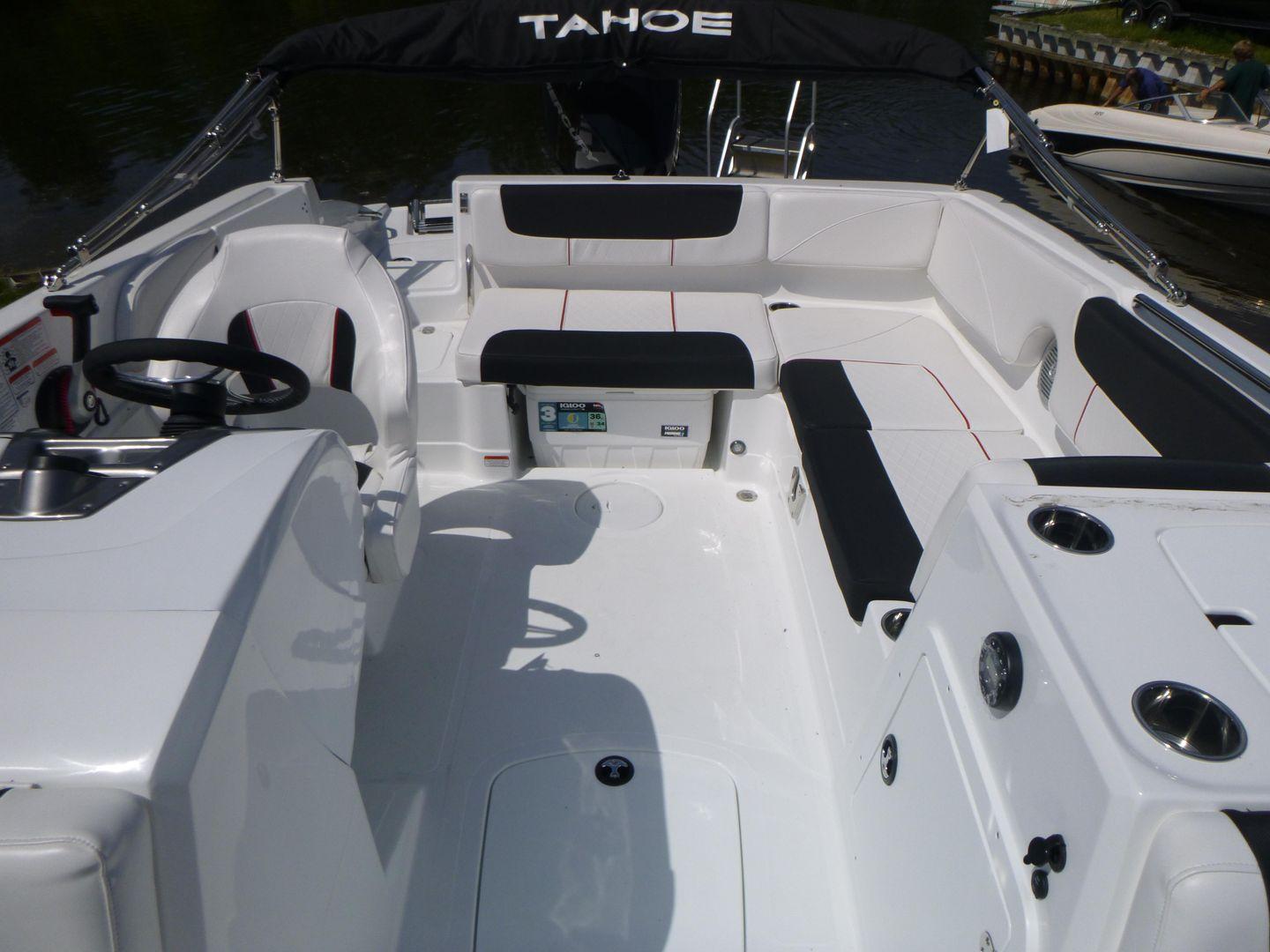 2023 Tahoe 2150 Gallery