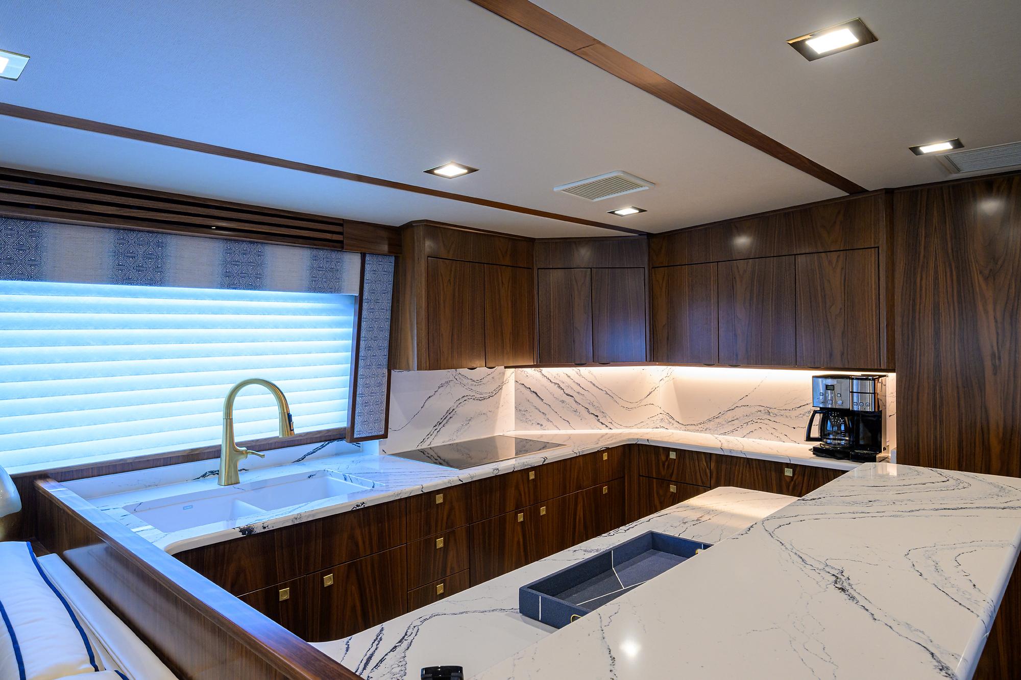 Viking 80 KEMOSABE - Galley