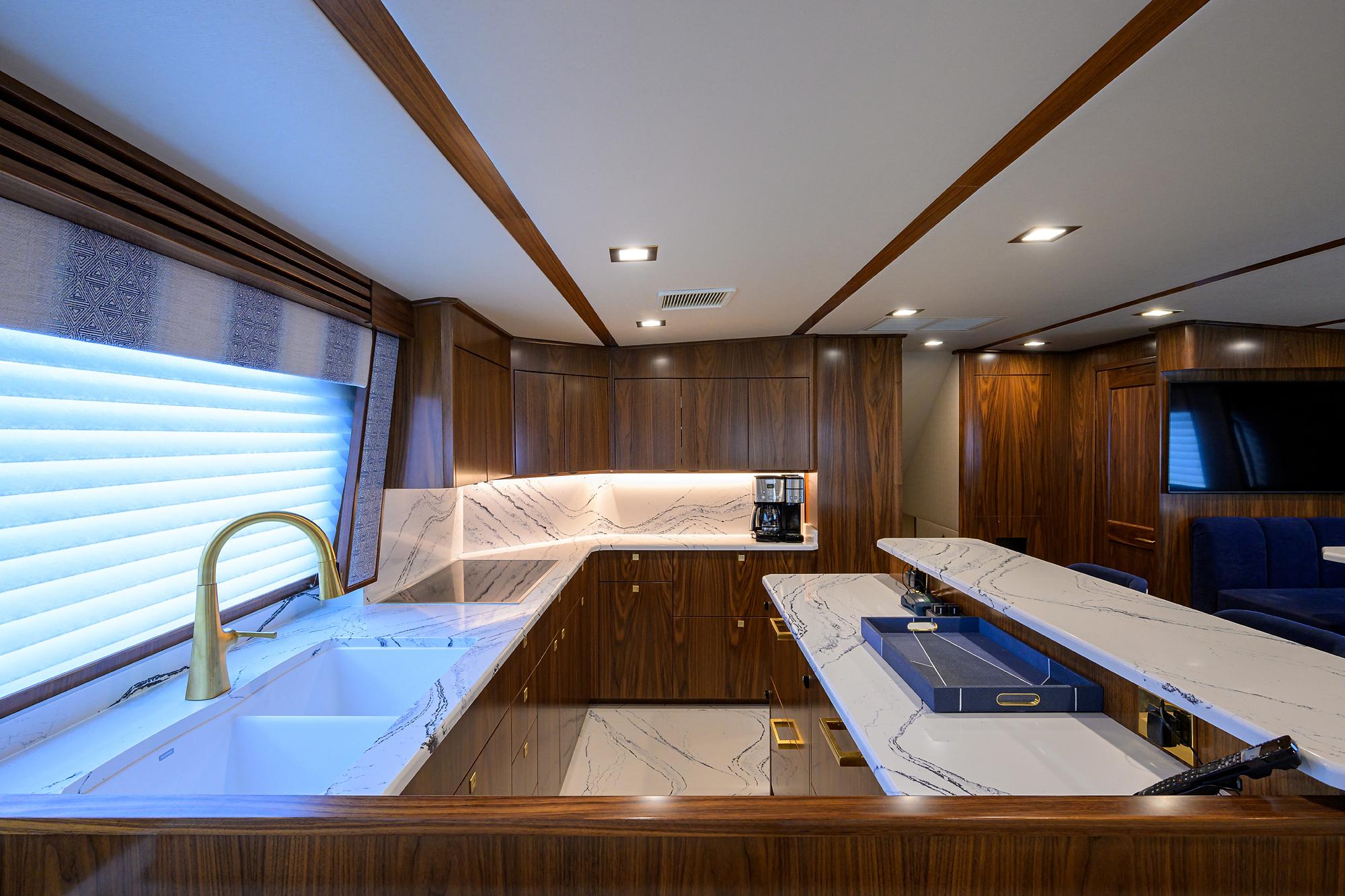 Viking 80 KEMOSABE - Galley