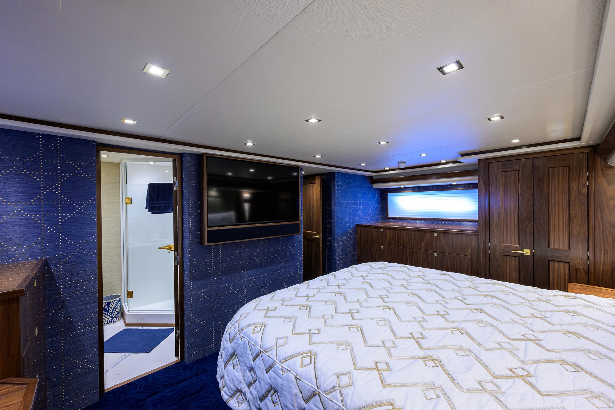 Viking 80 KEMOSABE - Master Stateroom