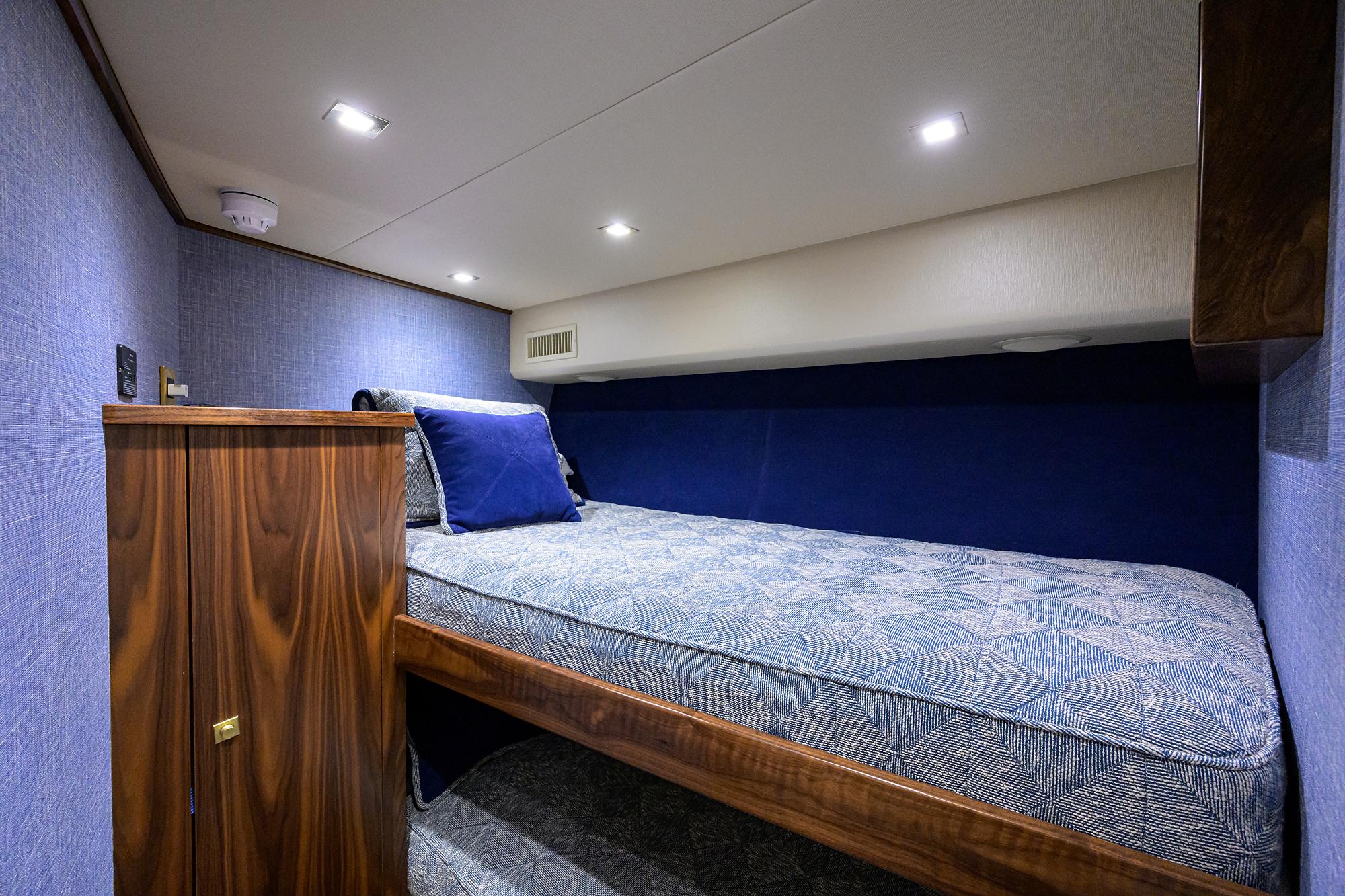 Viking 80 KEMOSABE - Forward Starboard Stateroom Bunks