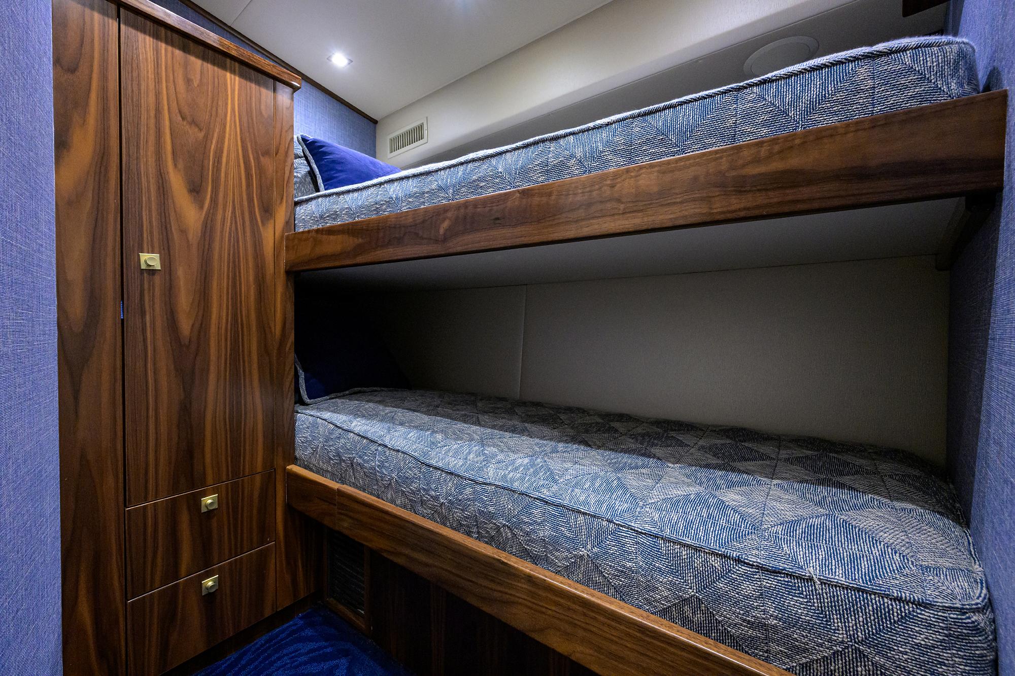 Viking 80 KEMOSABE - Forward Starboard Stateroom Bunks