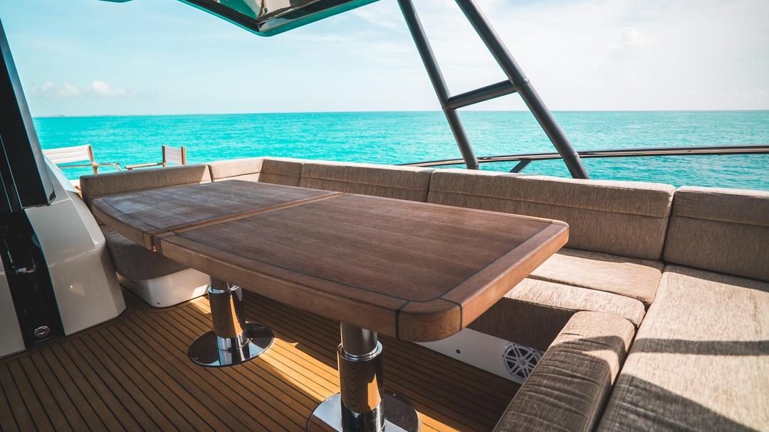 Flybridge Seating and Table