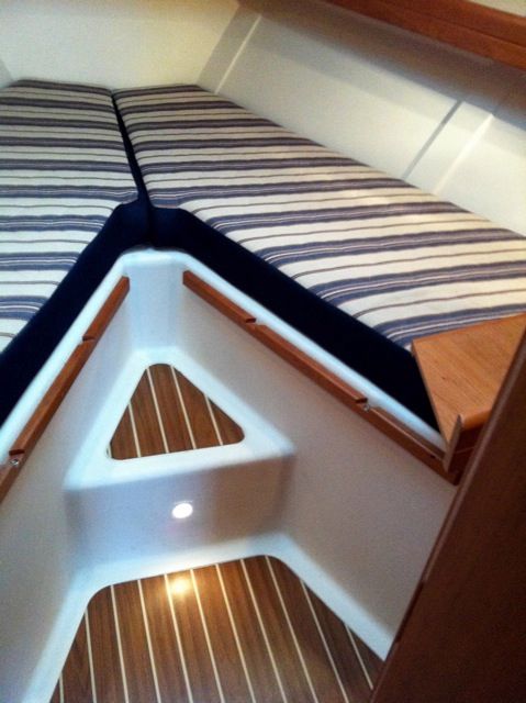 V berth