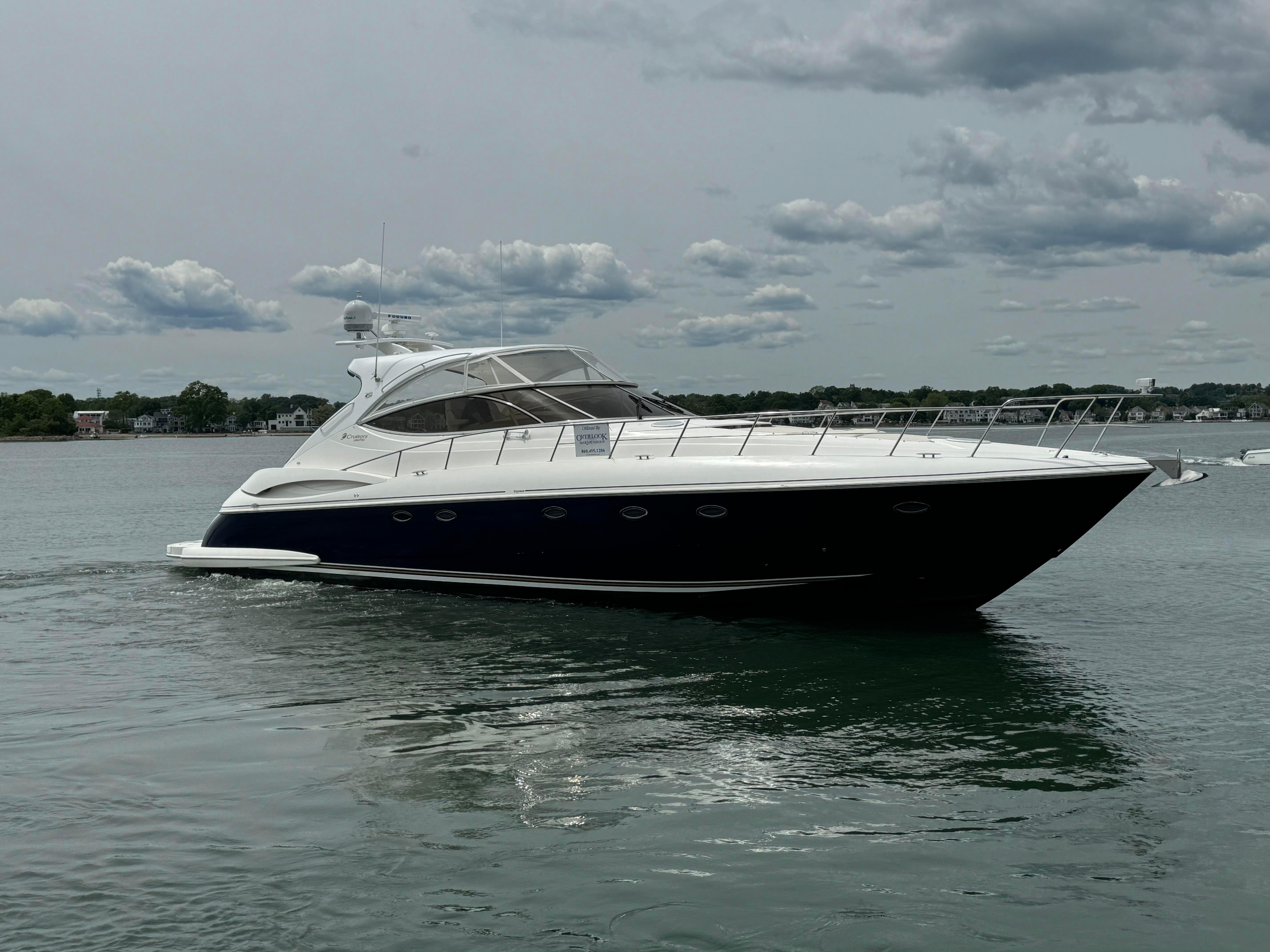 2003-cruisers-yachts-540-express-power-9791271-20250527133645756-1_XLARGE