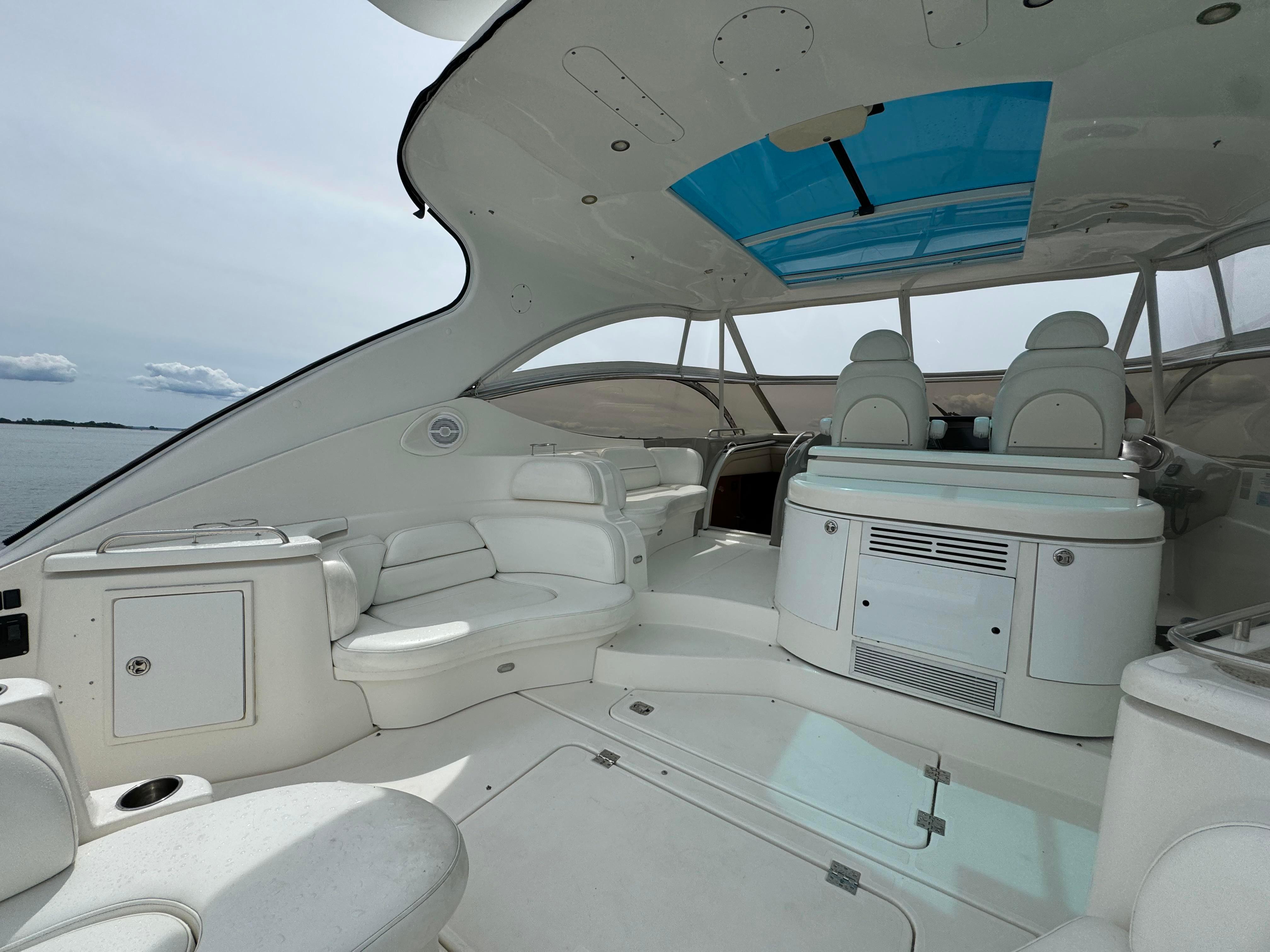2003-cruisers-yachts-540-express-power-9791271-20250527133717640-1_XLARGE