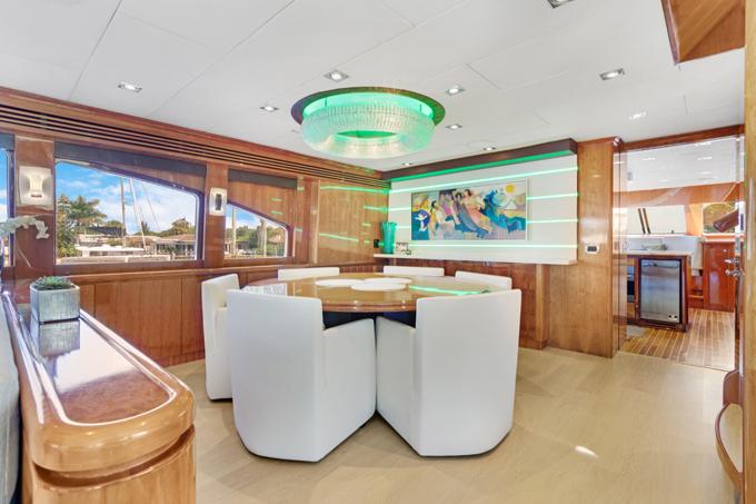 Hargrave-Capri Skylounge 2005 -FL-US-Dining Area-9821272 | Thumbnail