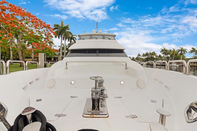 Hargrave-Capri Skylounge 2005 -FL-US-Windlass-9821272 | Thumbnail