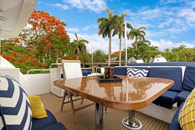 Hargrave-Capri Skylounge 2005 -FL-US-Boat Deck Dining-9821272 | Thumbnail