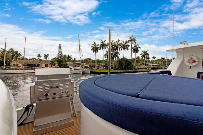Hargrave-Capri Skylounge 2005 -FL-US-Boat Deck Grill-9821272 | Thumbnail