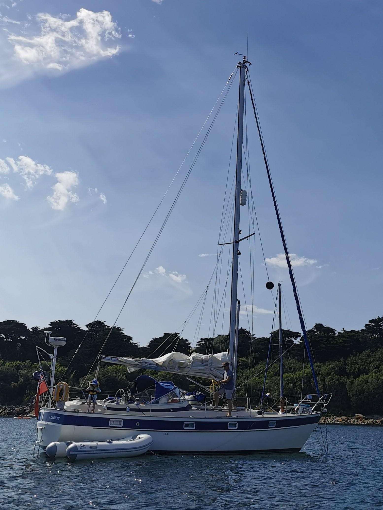 Hallberg-Rassy 352 for sale