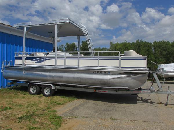 2001 Harris boat for sale, model of the boat is SUPER SUNLINER240 & Image # 1 of 16
