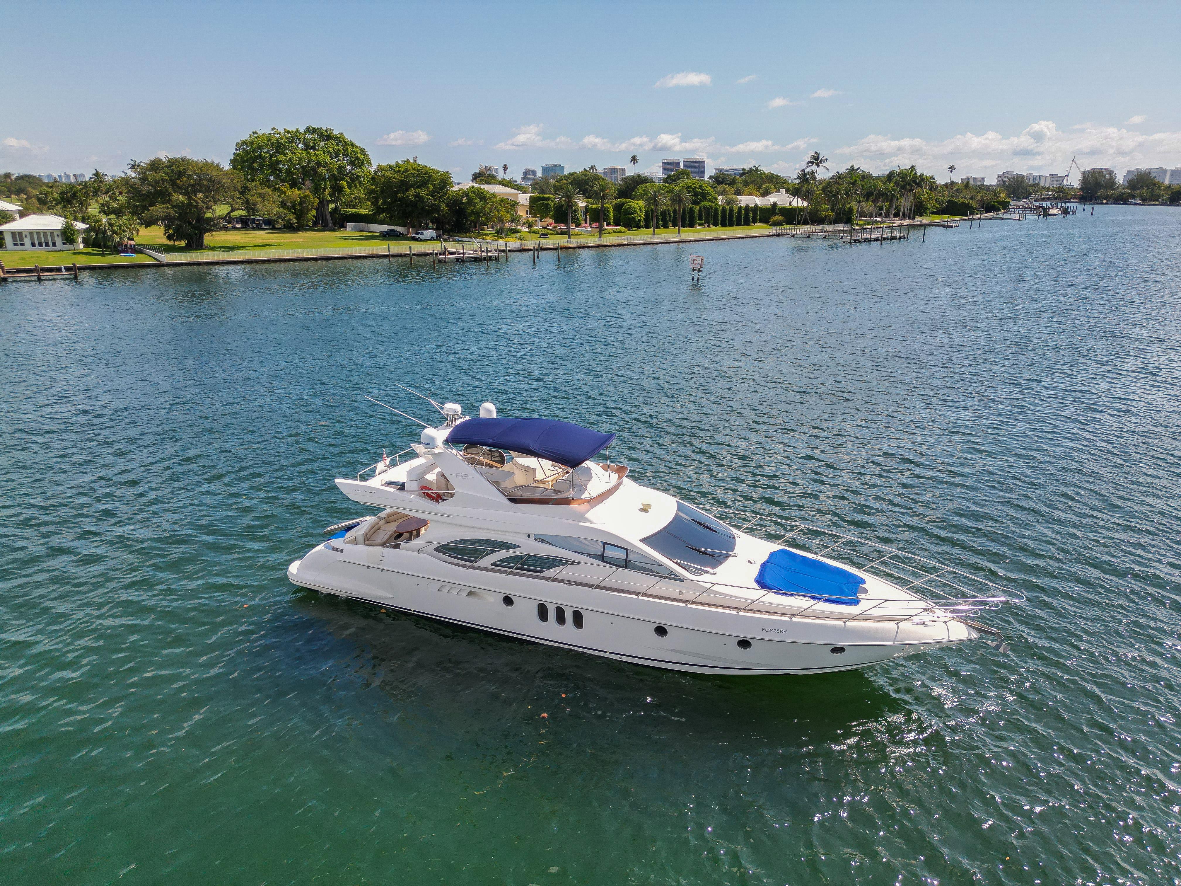 2004 Azimut 62