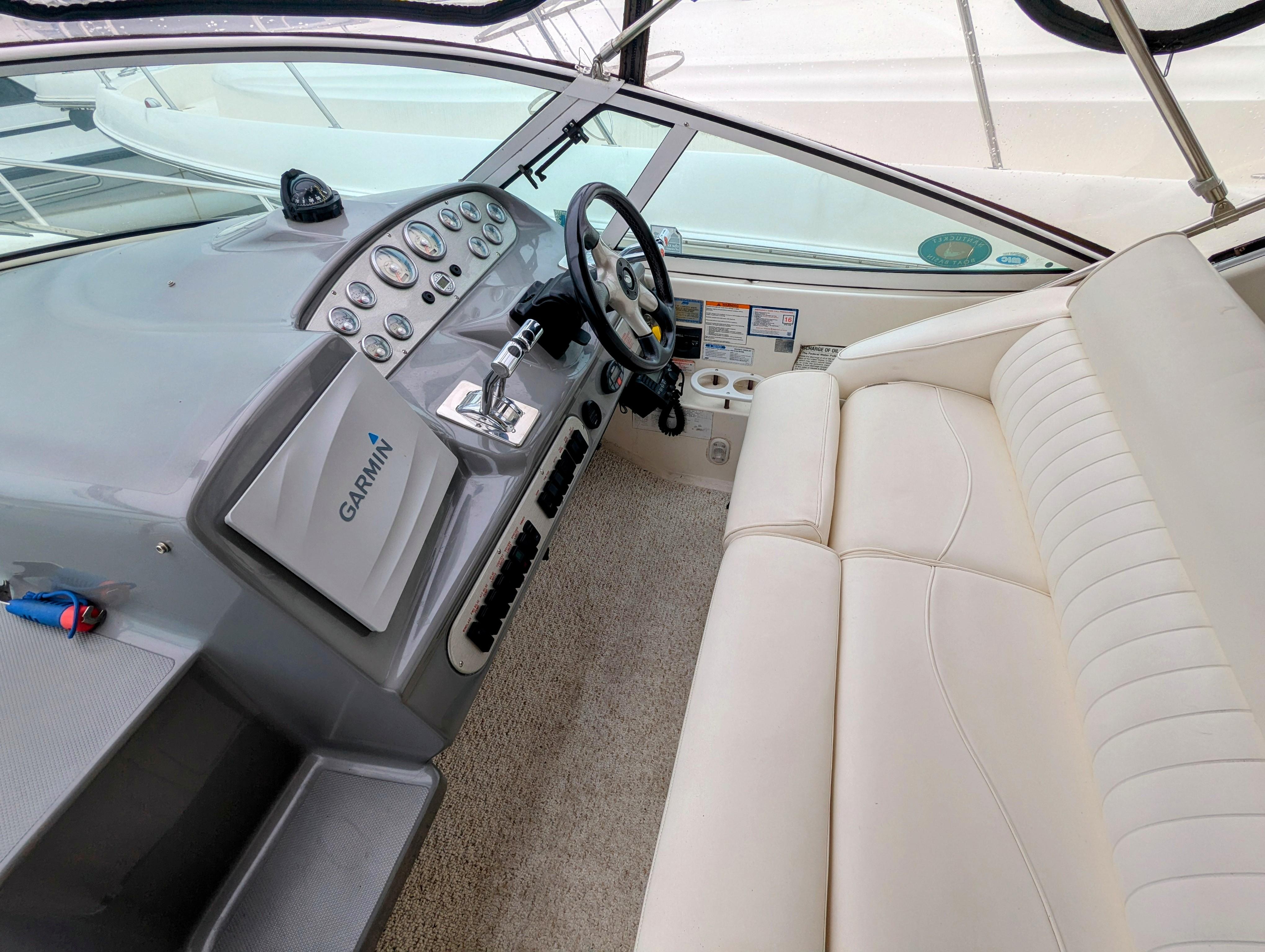 2006 Cruisers Yachts 320 Express-7
