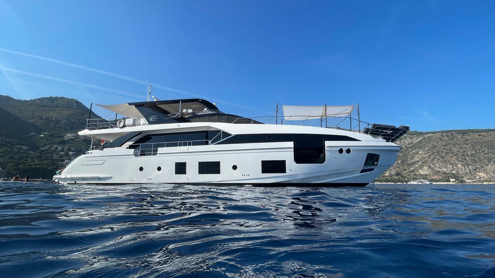 Azimut Grande 27 METRI