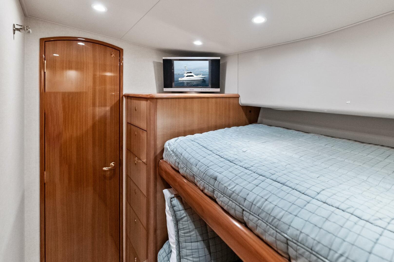 2006 Viking 68 