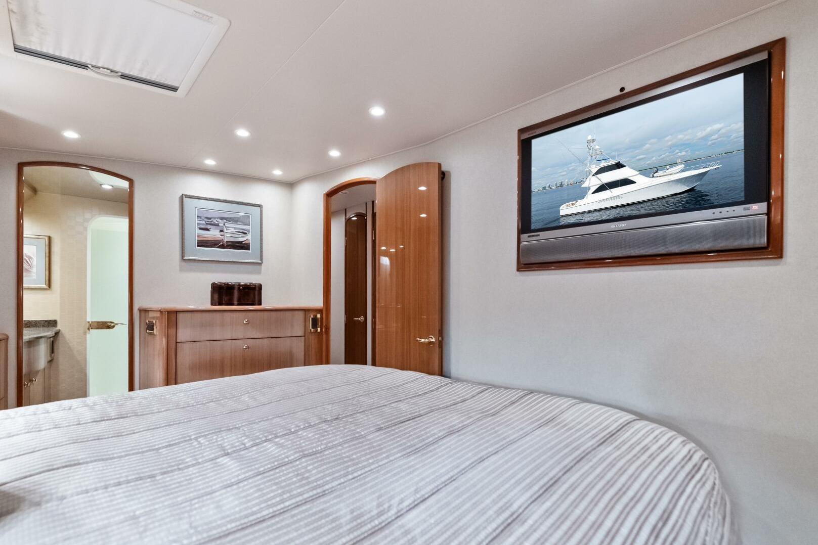 2006 Viking 68 