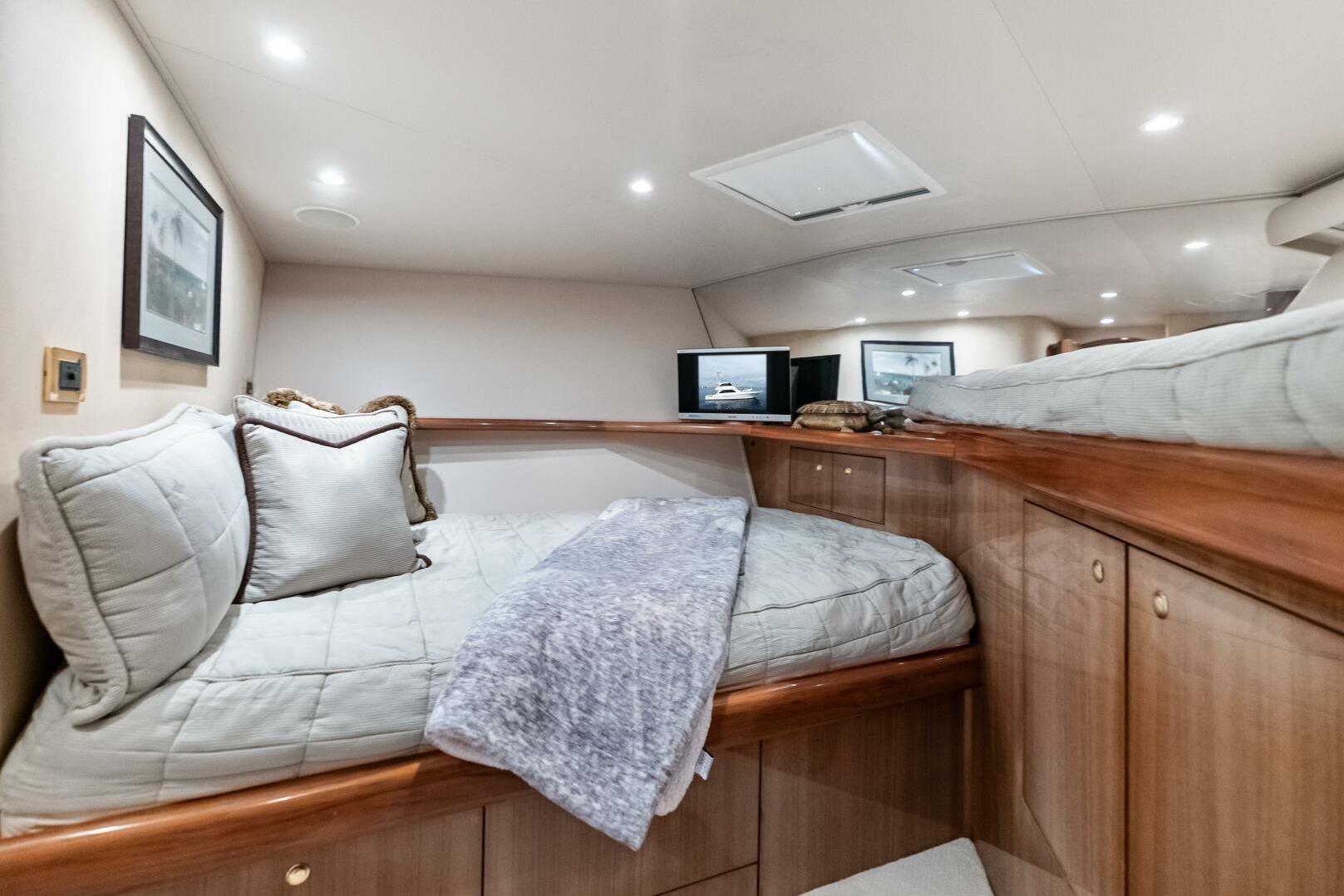 2006 Viking 68 