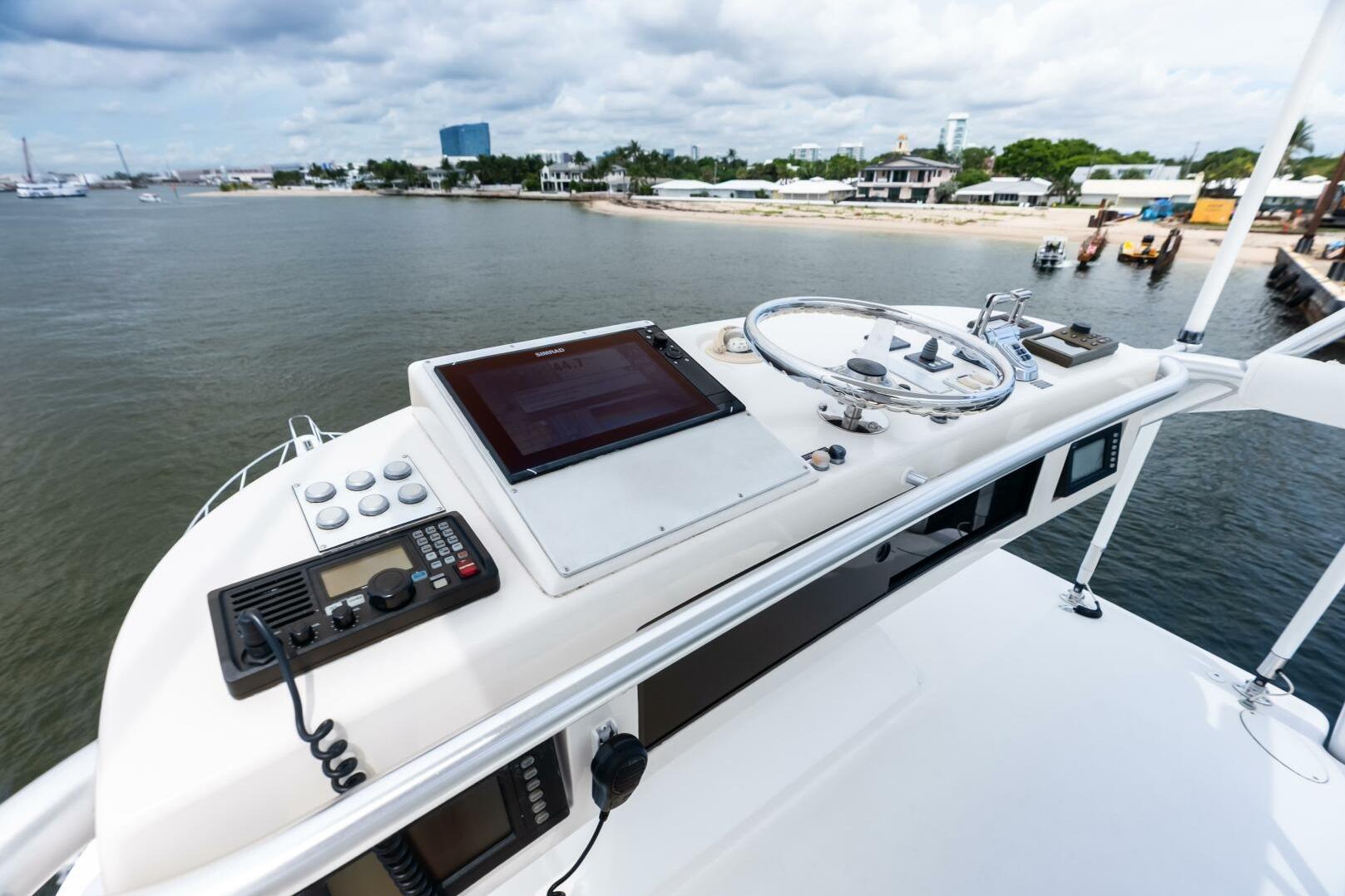 2006 Viking 68 
