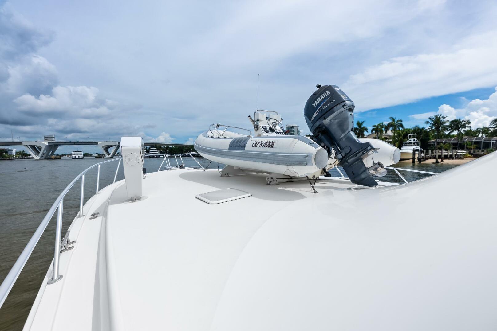2006 Viking 68 