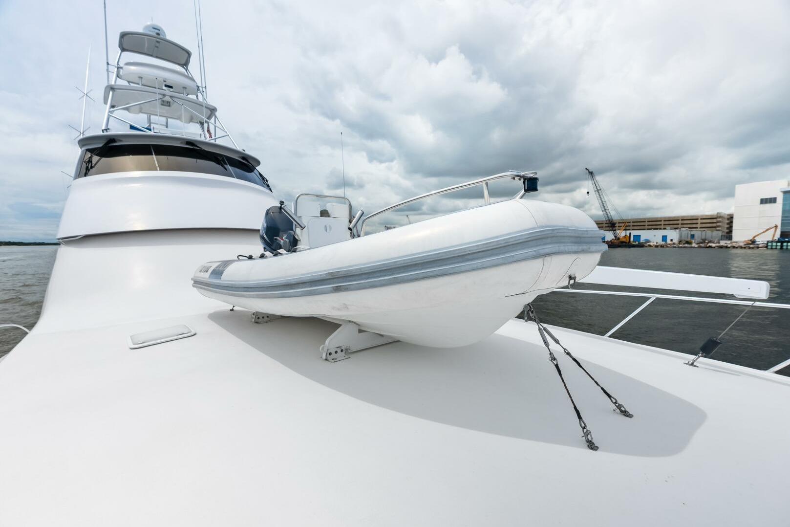2006 Viking 68 