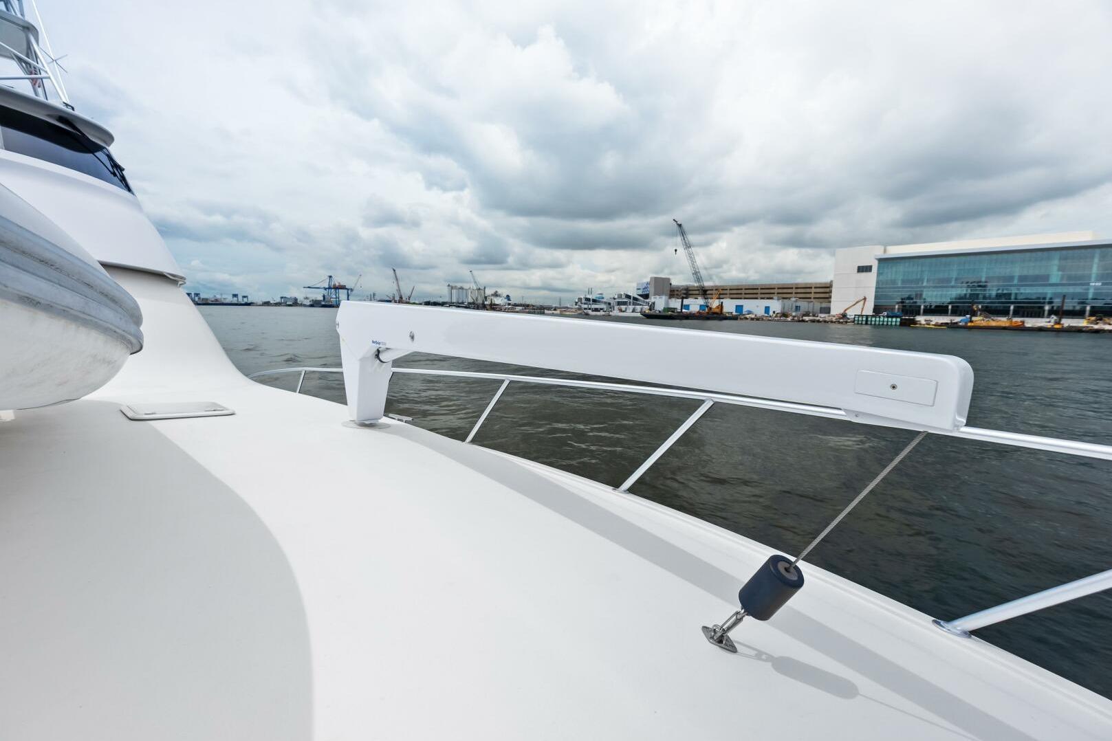 2006 Viking 68 