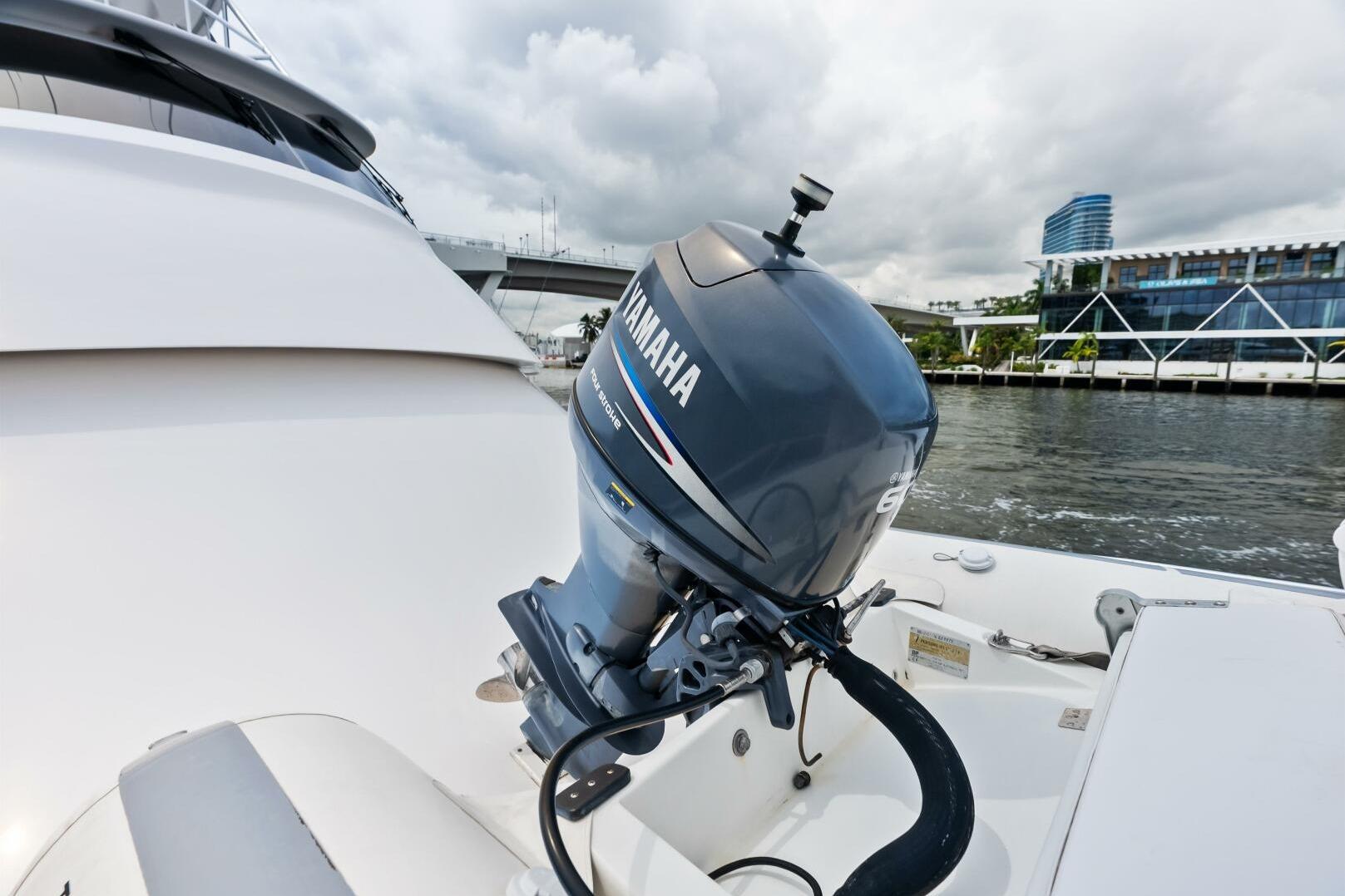 2006 Viking 68 