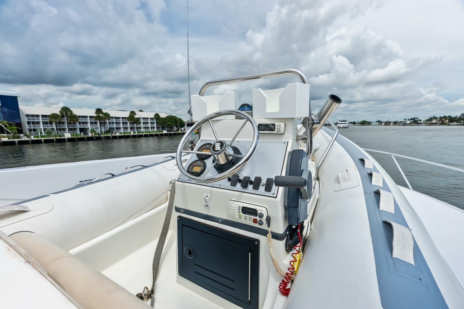 2006 Viking 68 