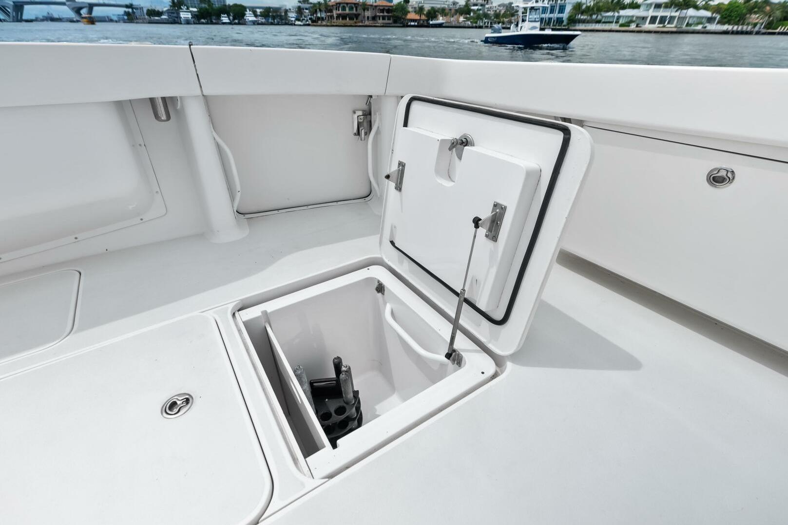 2006 Viking 68 