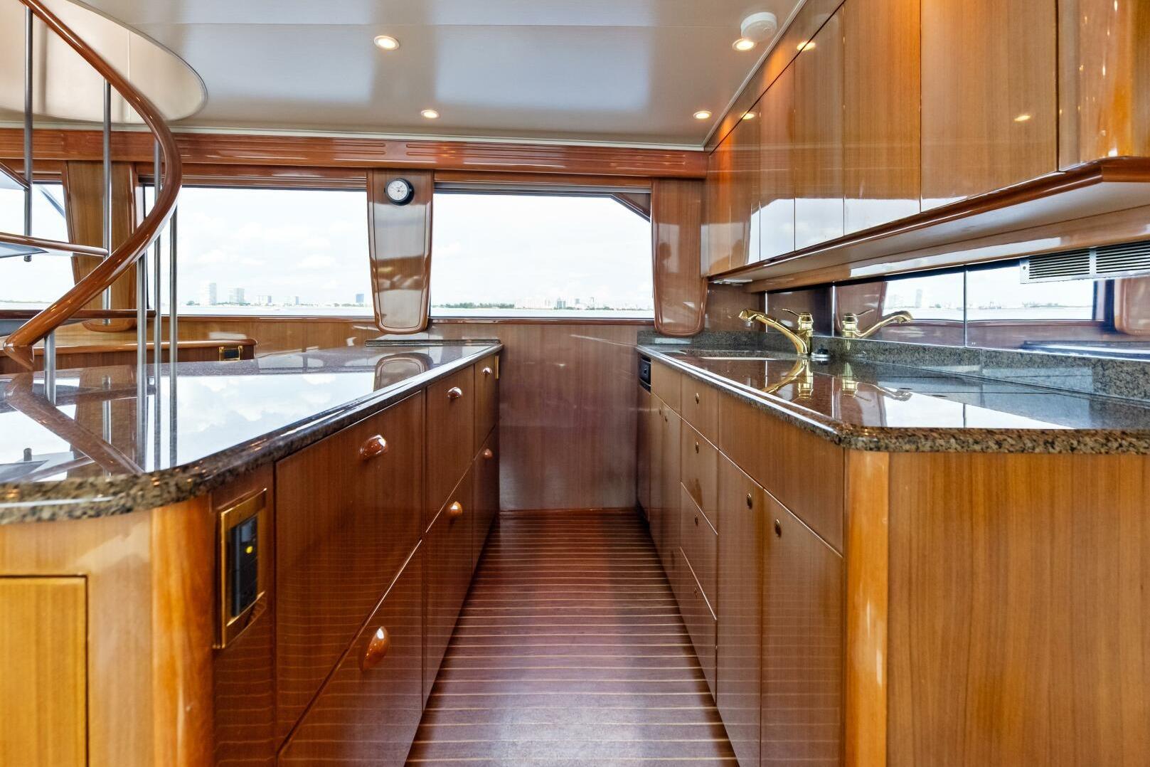 2006 Viking 68 