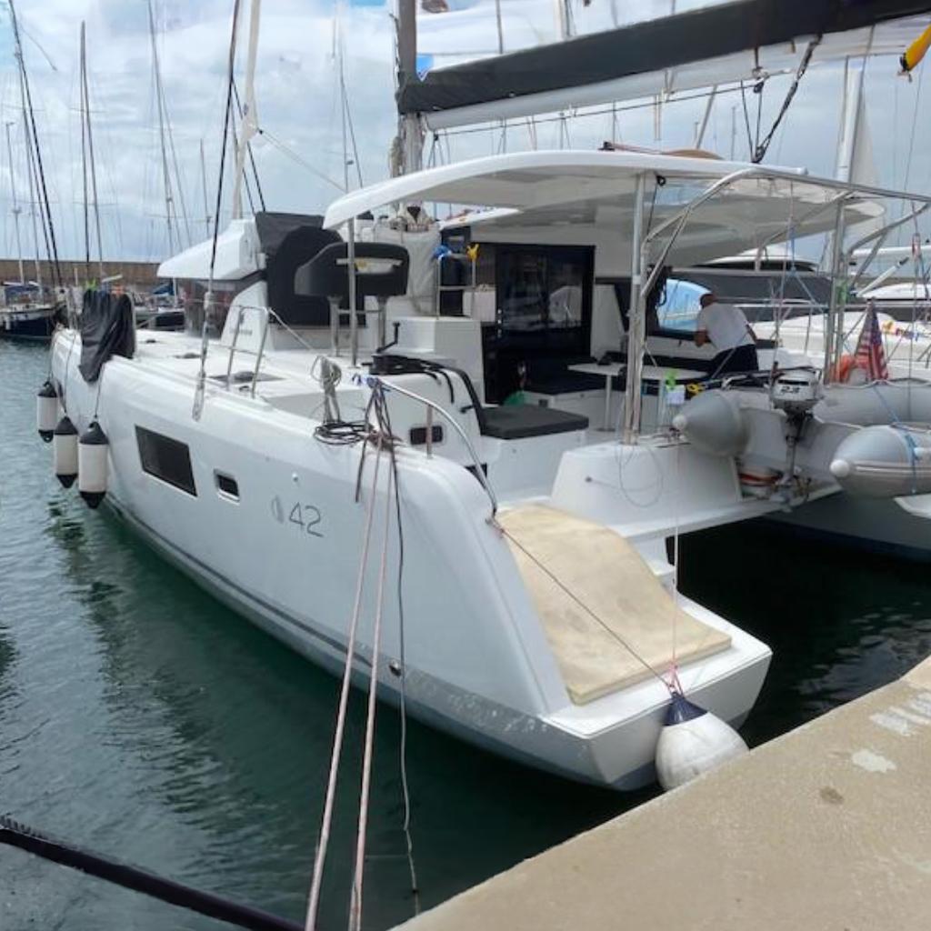 Lagoon 42