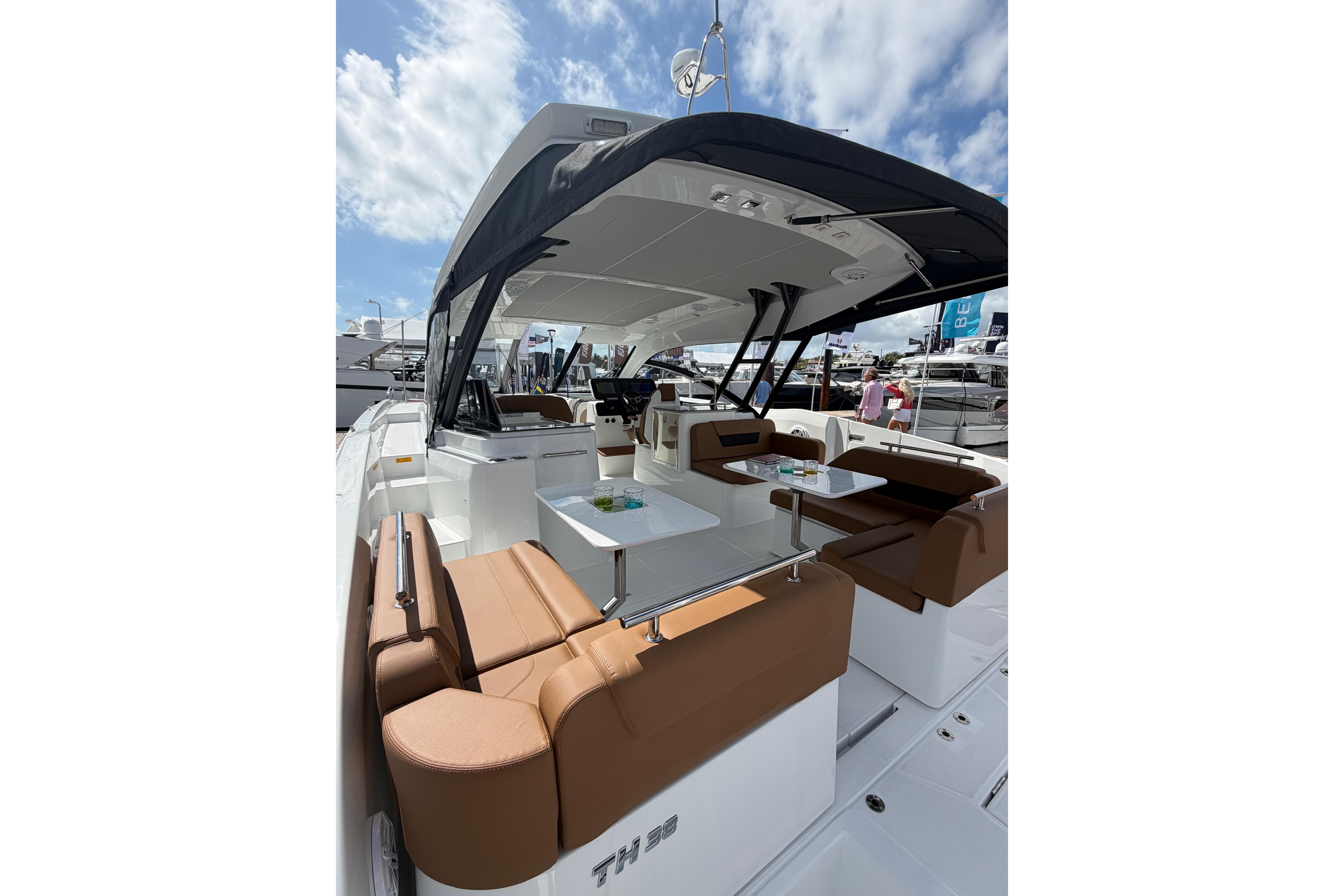 2026 Jeanneau TH38-9