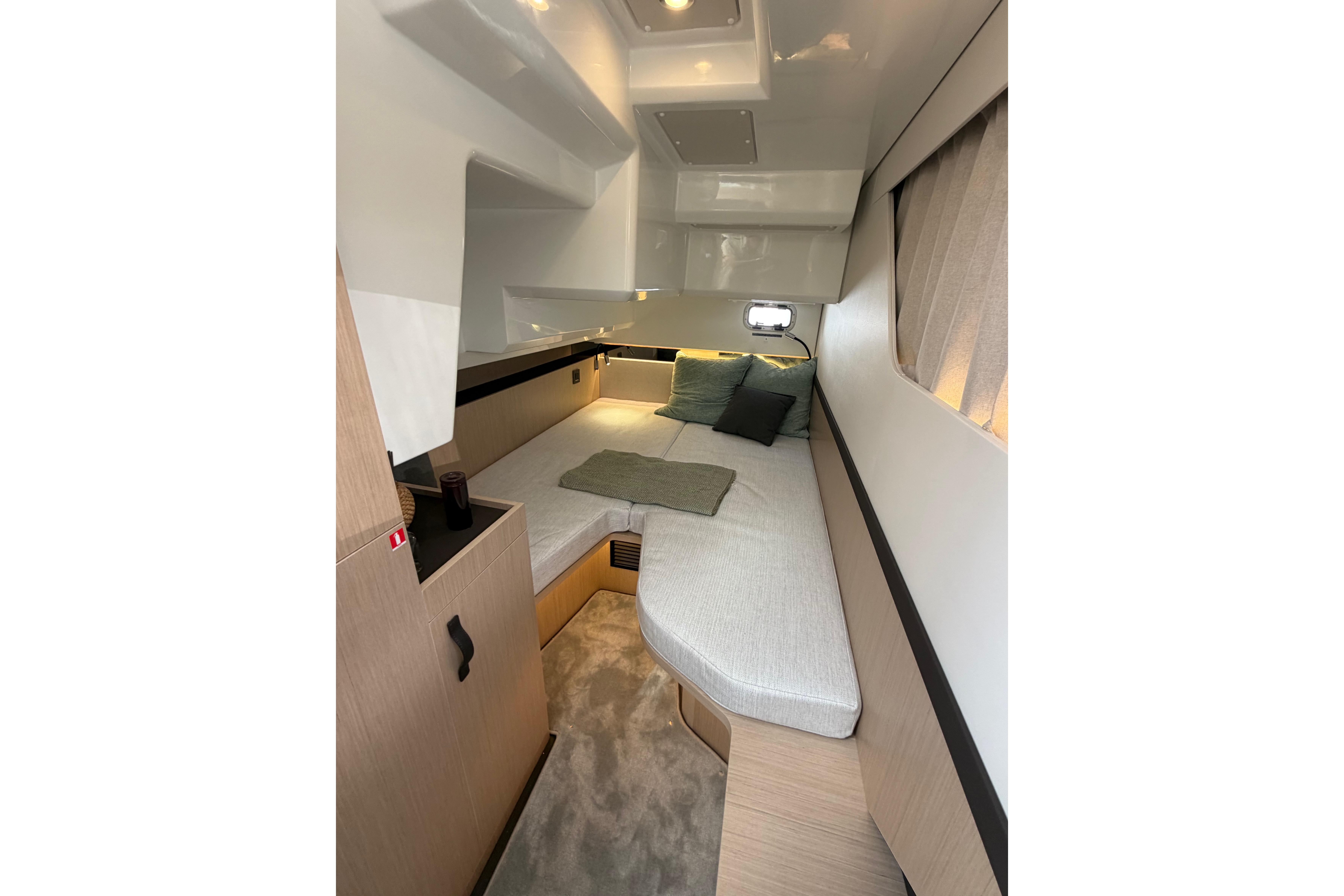 2026 Jeanneau TH38-12