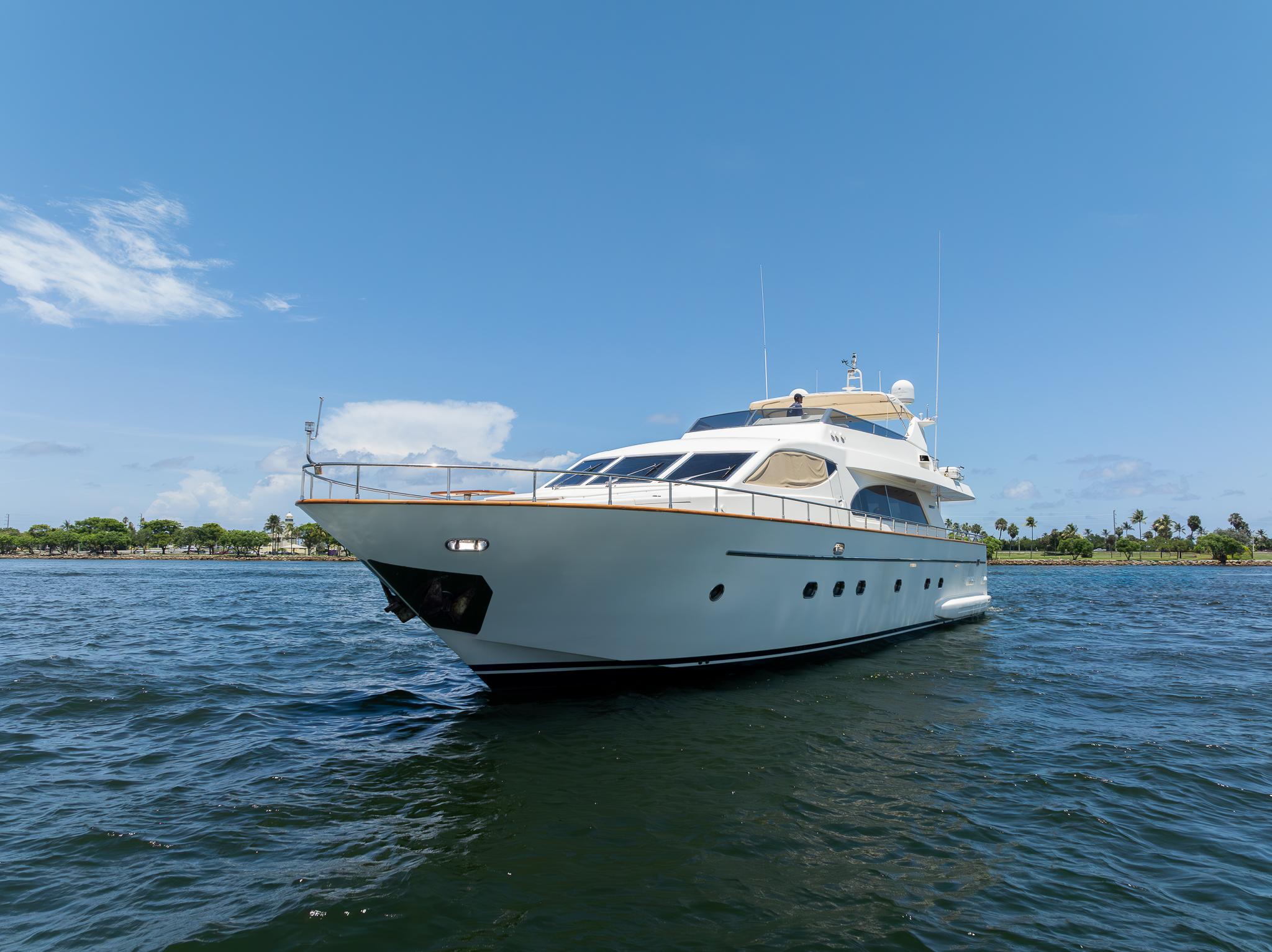 UAI Falcon 86 2003 for sale in Sunny Isles Beach FL