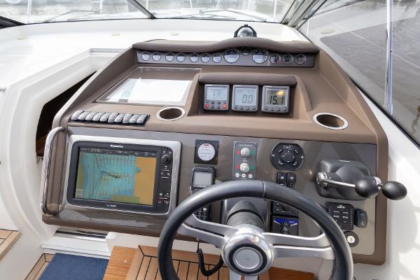 Princess Motor Yacht Sales - Used Princess V42