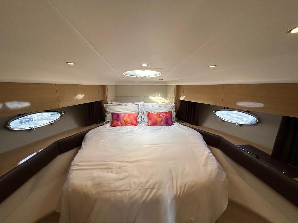 Princess Motor Yacht Sales - Used Princess V42