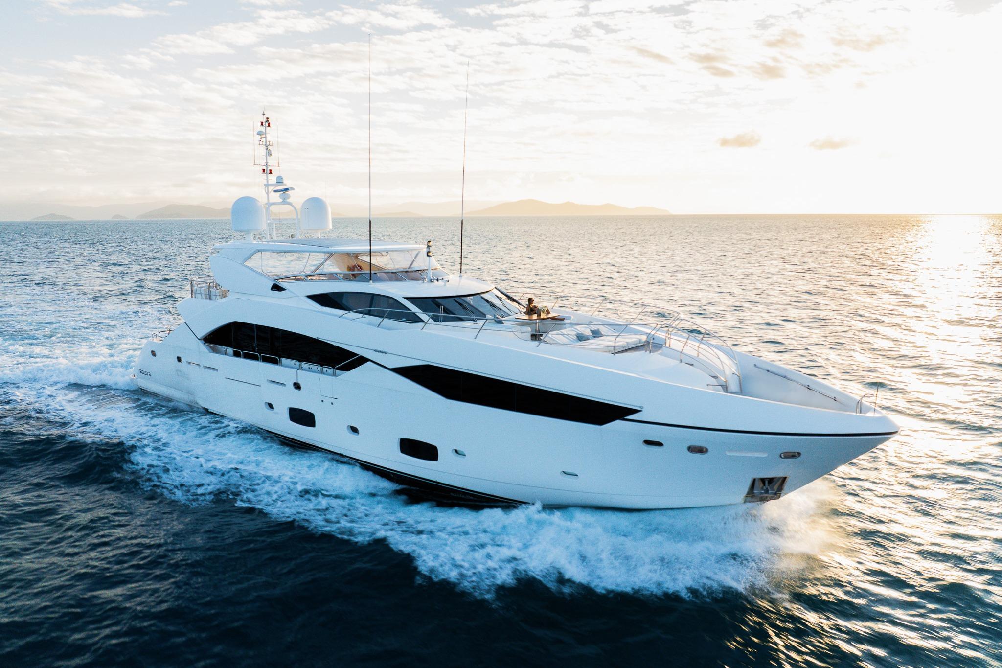 2015 SUNSEEKER 115' SPORT YACHT