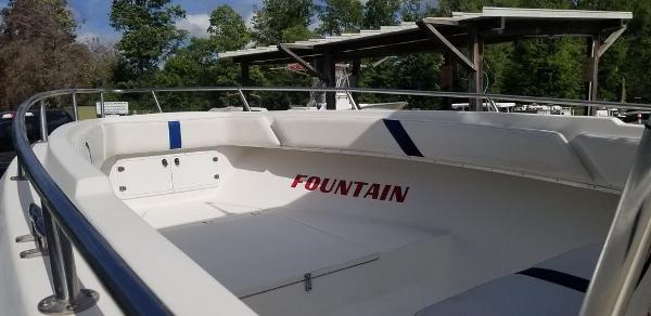 2000 Fountain boat for sale, model of the boat is 29 CC & Image # 4 of 15