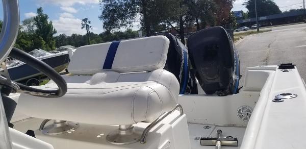 2000 Fountain boat for sale, model of the boat is 29 CC & Image # 5 of 15