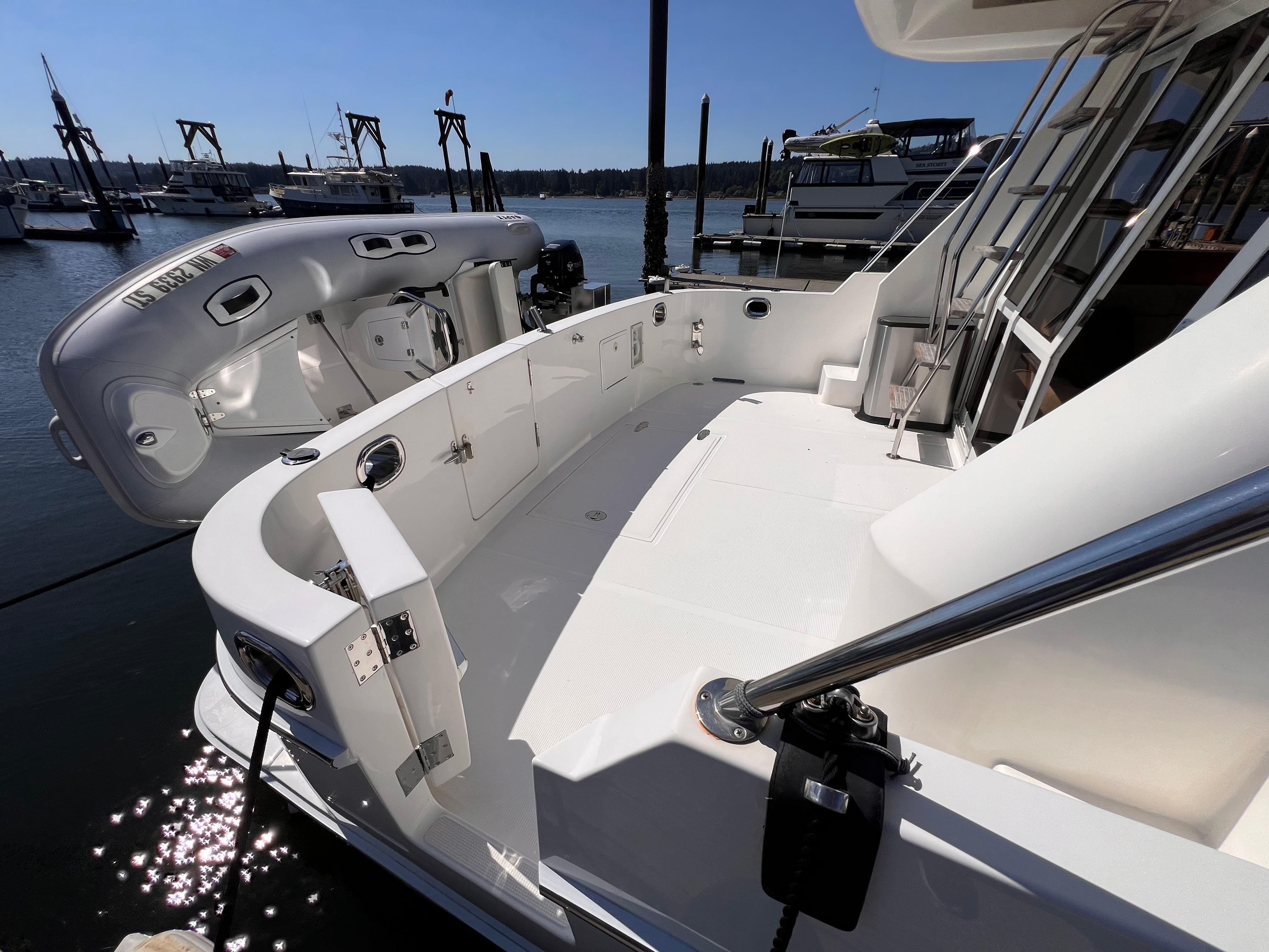 2005 Ocean Alexander 42 Altus #TBTW42A14 inventory image at Sun Country Yachts, South Lake Union (Seattle) 2005 Ocean Alexander 42 Altus #TBTW42A14 inventory image at Sun Country Yachts, South Lake Union (Seattle)