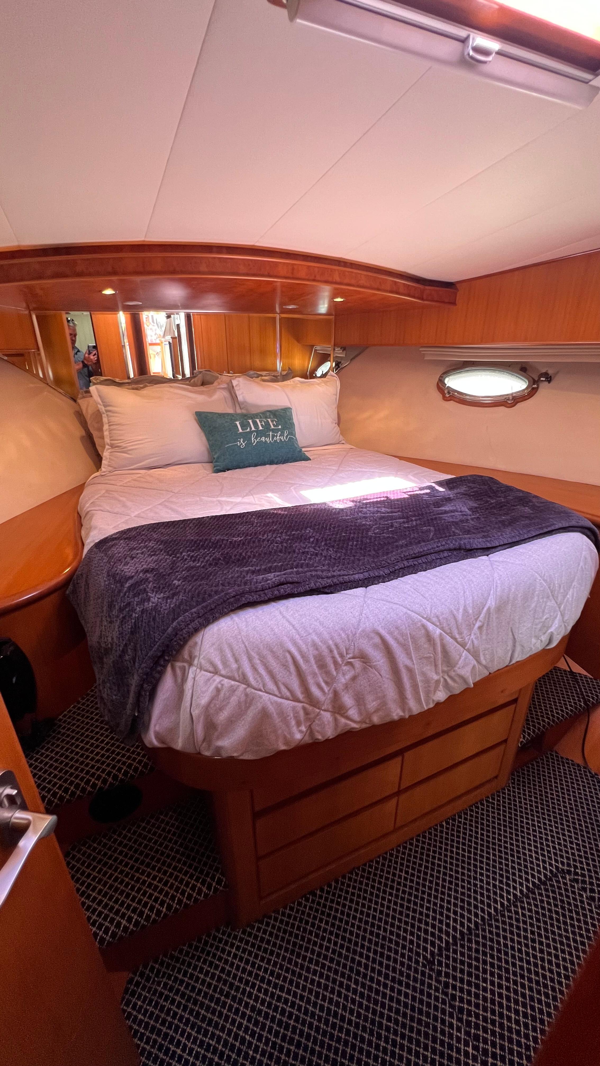 2005 Ocean Alexander 42 Altus #TBTW42A14 inventory image at Sun Country Yachts, South Lake Union (Seattle) 2005 Ocean Alexander 42 Altus #TBTW42A14 inventory image at Sun Country Yachts, South Lake Union (Seattle)