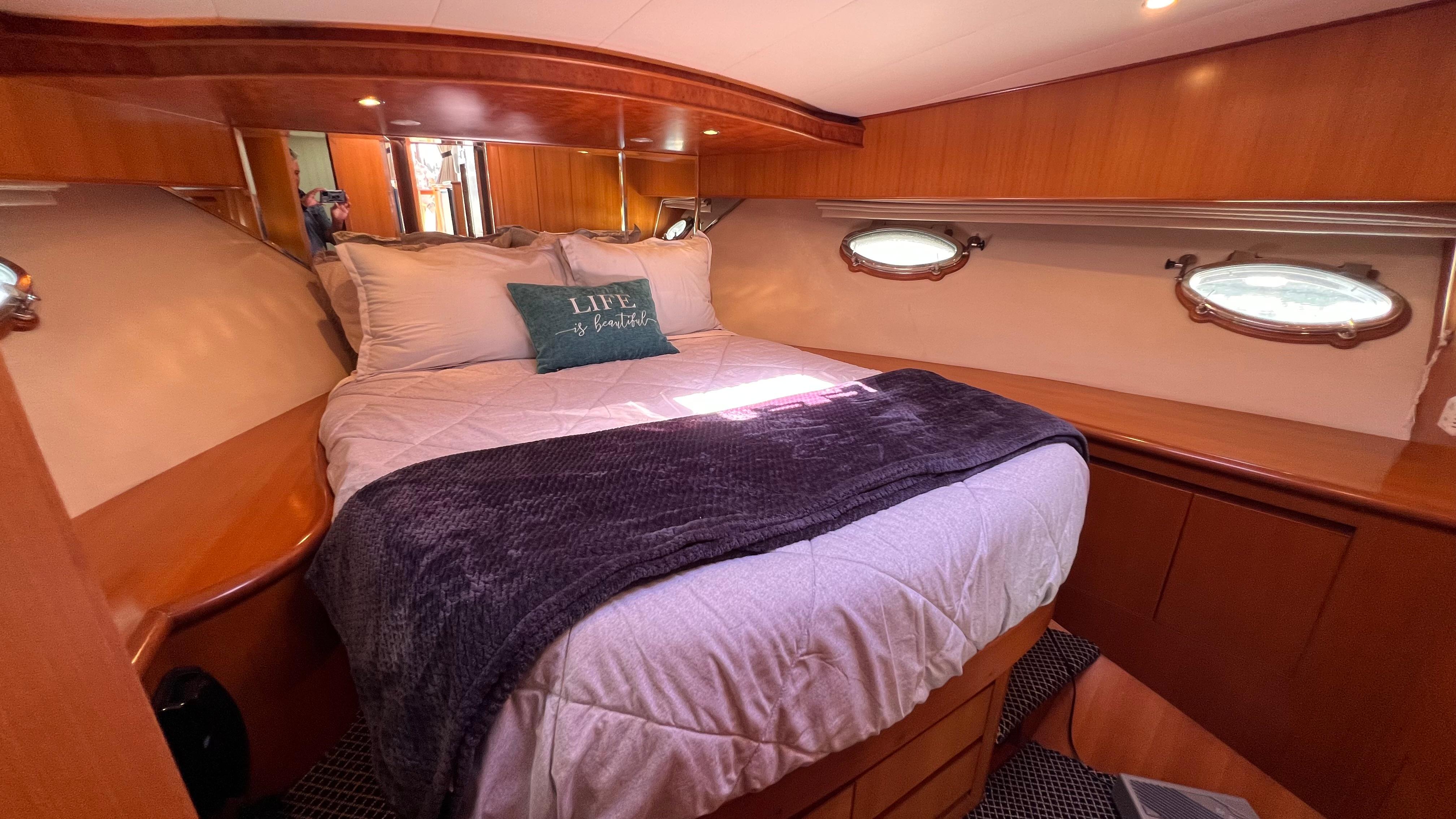 2005 Ocean Alexander 42 Altus #TBTW42A14 inventory image at Sun Country Yachts, South Lake Union (Seattle) 2005 Ocean Alexander 42 Altus #TBTW42A14 inventory image at Sun Country Yachts, South Lake Union (Seattle)