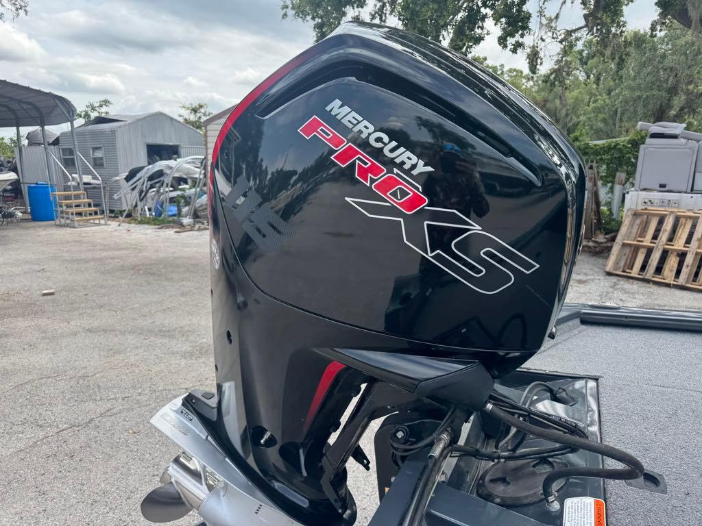 2021 Tracker Pro Team 190 TX-8
