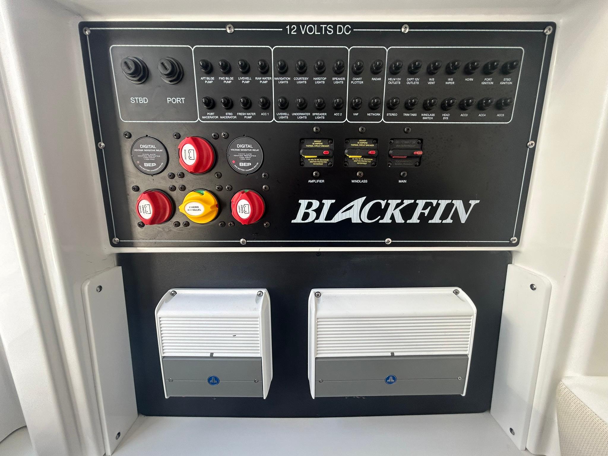 2023 Blackfin - Switch panel