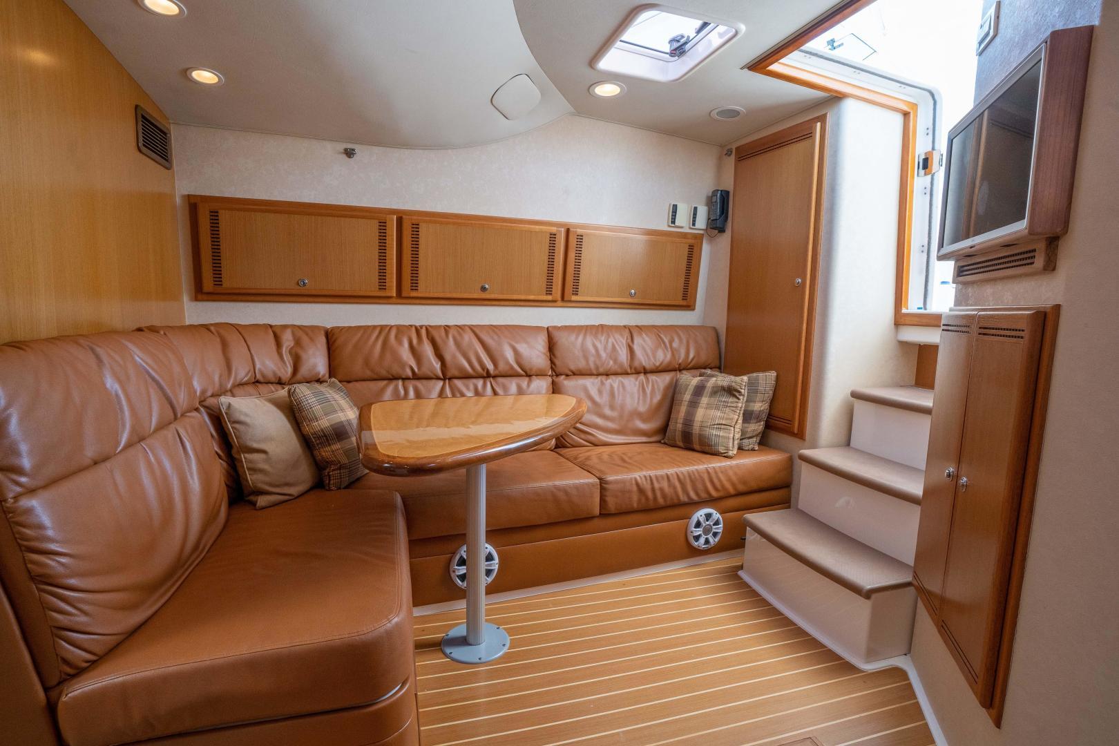 40′ Cabo 2008 Yacht for Sale