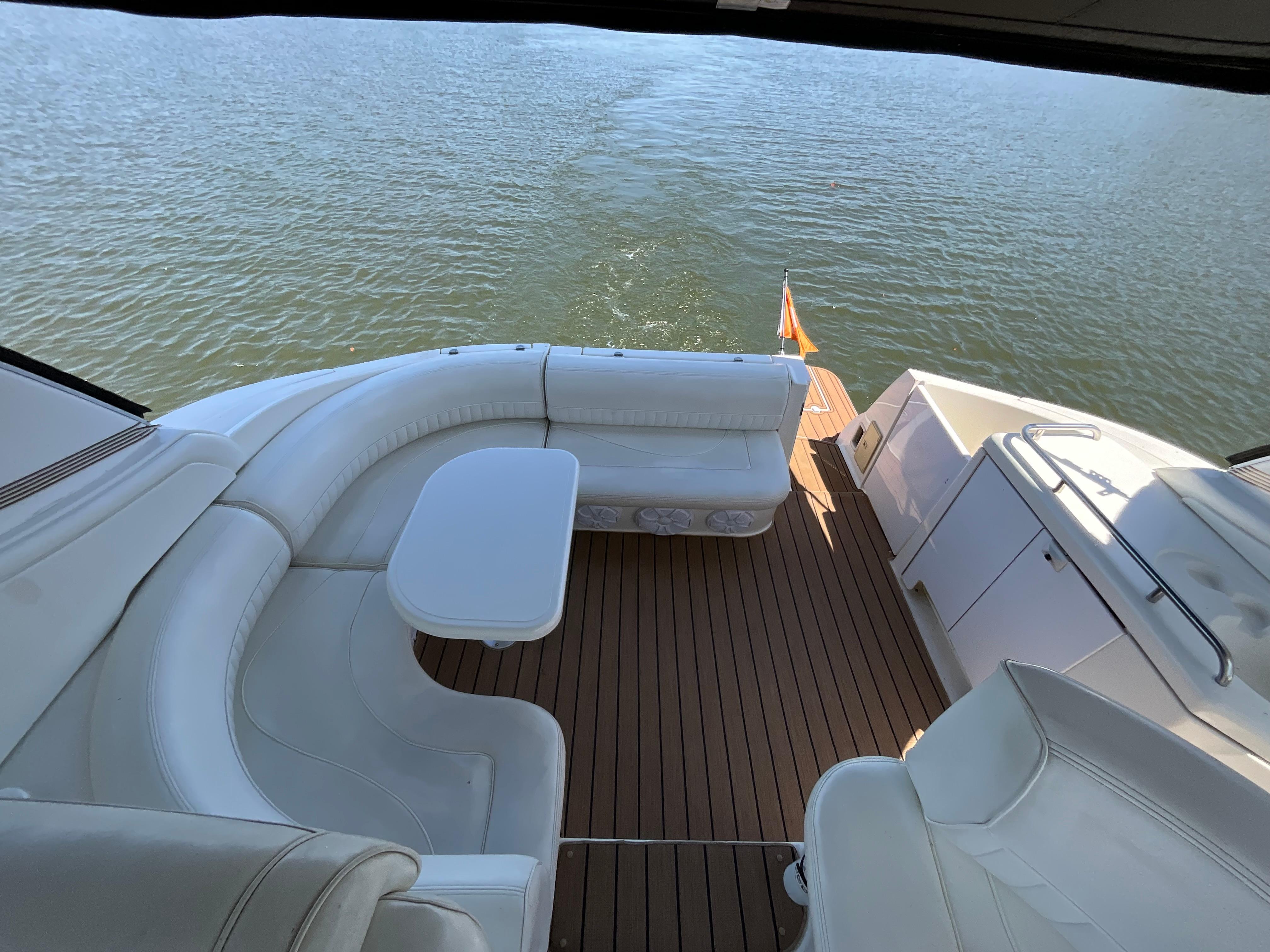 2004-cruisers-yachts-370-express-power-9631304-20250409075510851-1_XLARGE