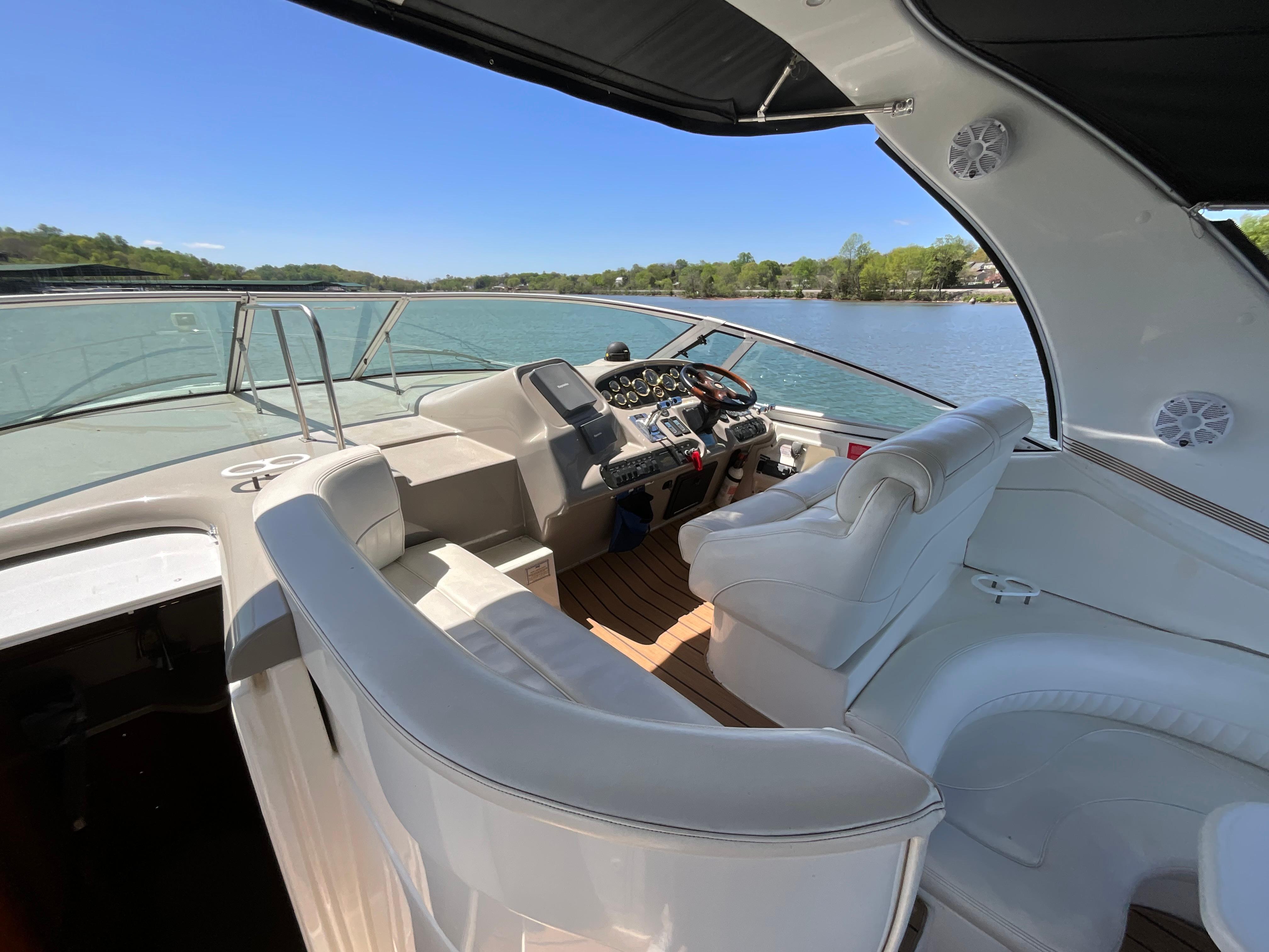 2004-cruisers-yachts-370-express-power-9631304-20250409075516162-1_XLARGE