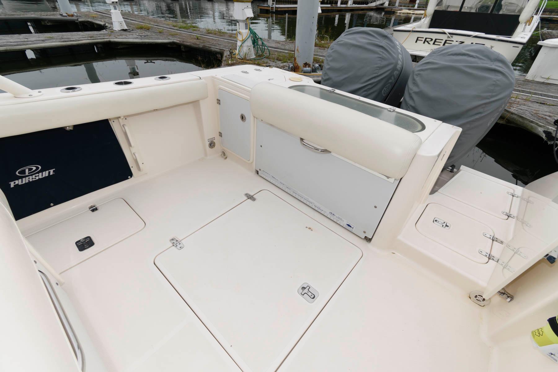 M 6431 MD Knot 10 Yacht Sales