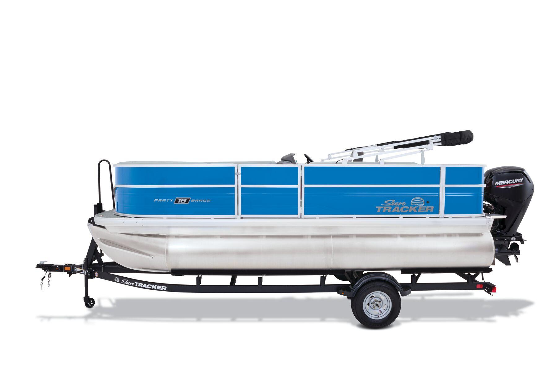 2026 Sun Tracker Party Barge 18 DLX Gallery