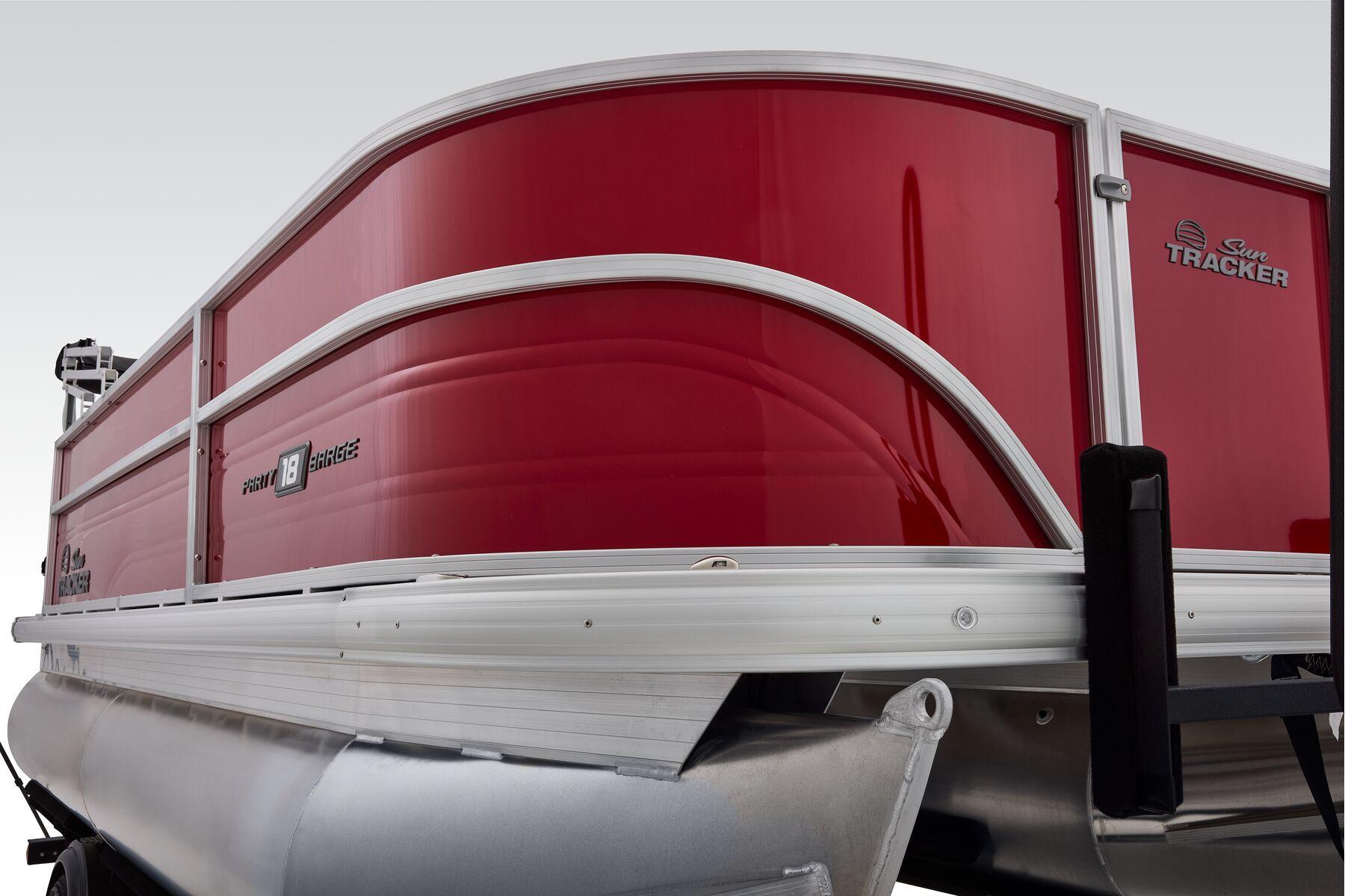 2026 Sun Tracker Party Barge 18 DLX Gallery